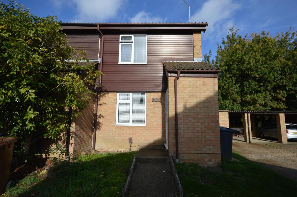 2 bed Mid Terraced House for rent in Bishop's Stortford. From Russell Property - Bishop's Stortford 2 bed Mid Terraced House for rent in Bishop's Stortford. From Russell Property - Bishop's Stortford