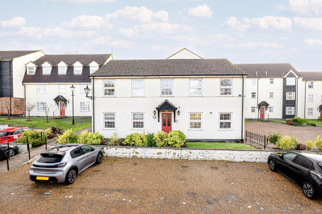 1 bed 1st Floor Flat for rent in Bishop's Stortford. From Russell Property - Bishop's Stortford