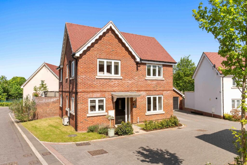 4 bed Detached for rent in Stansted Mountfitchet. From Russell Property - Bishop's Stortford
