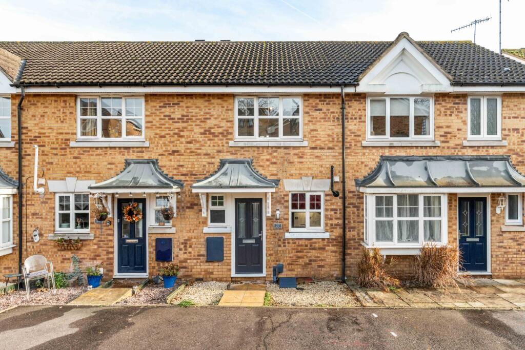 2 bed Mid Terraced House for rent in Thorley Street. From Russell Property - Bishop's Stortford
