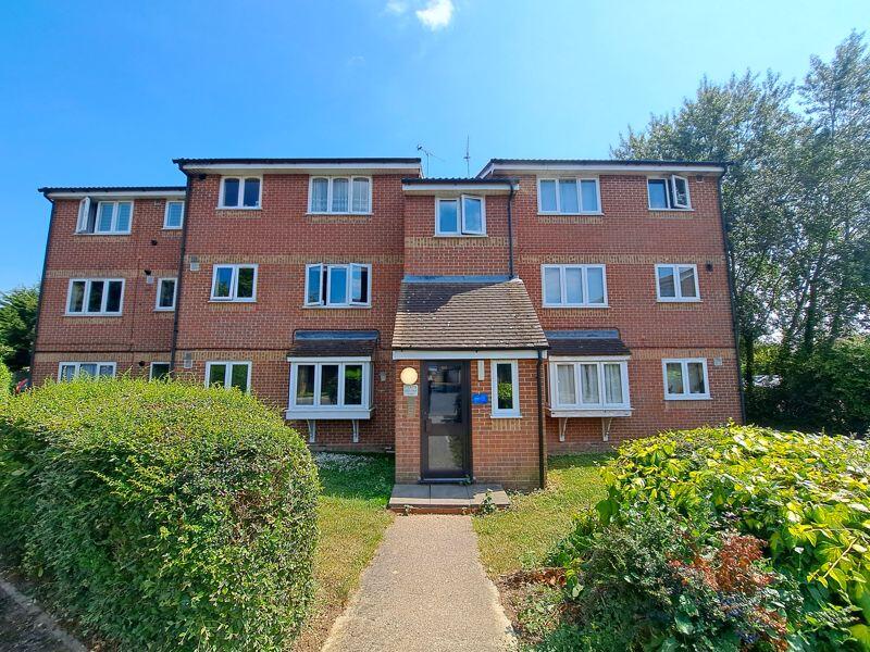 1 bed House (unspecified) for rent in Rochford. From Crowstone Estates - Westcliff-On-Sea