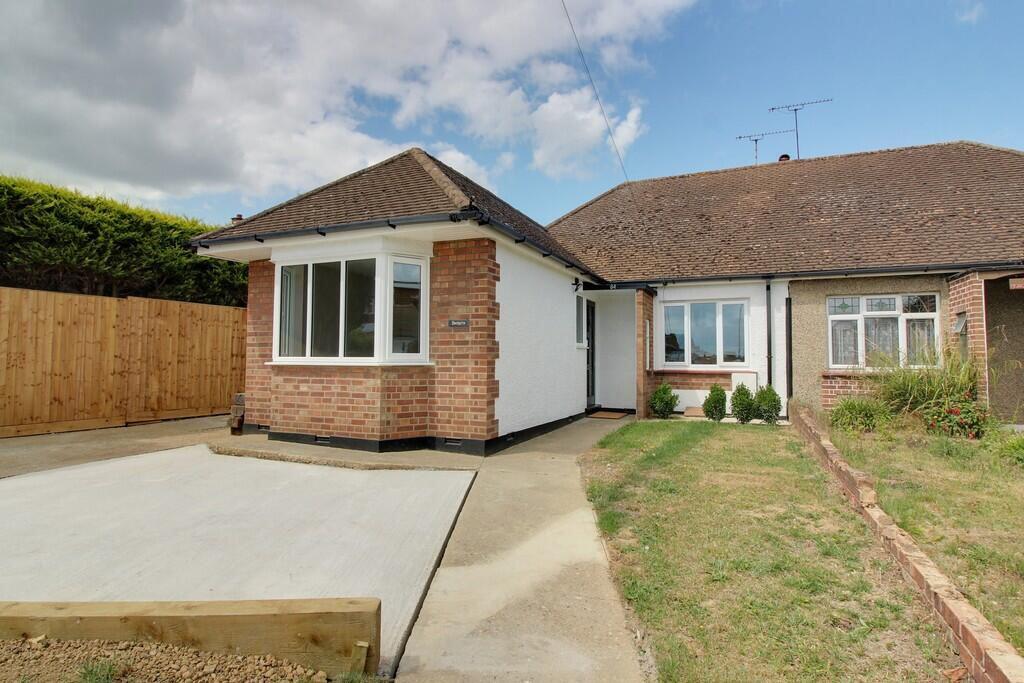 3 bed Semi-detached bungalow for rent in Daws Heath. From Crowstone Estates - Westcliff-On-Sea