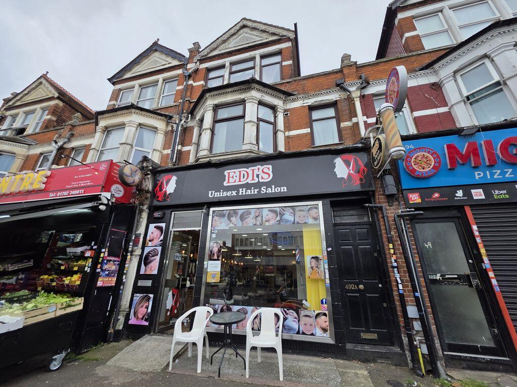 2 bed 1st Floor Flat for rent in Southend-on-Sea. From Crowstone Estates - Westcliff-On-Sea