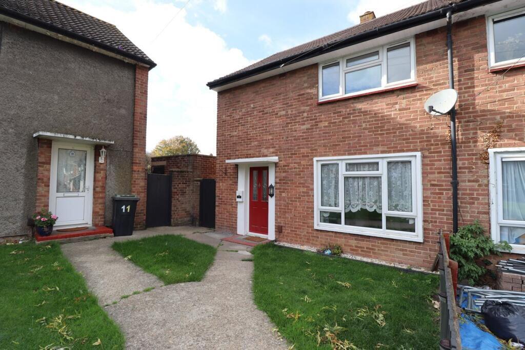 3 bed End of Terrace for rent in Rochford. From Crowstone Estates - Westcliff-On-Sea