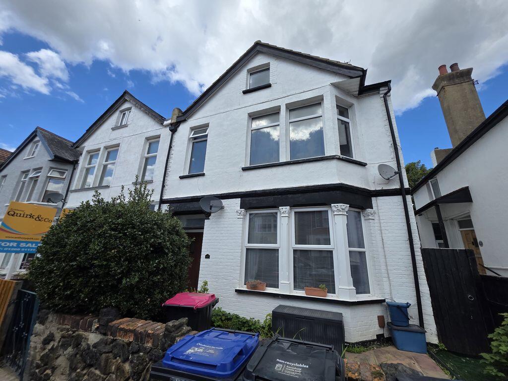 2 bed 1st Floor Flat for rent in Southend-on-Sea. From Crowstone Estates - Westcliff-On-Sea 2 bed 1st Floor Flat for rent in Southend-on-Sea. From Crowstone Estates - Westcliff-On-Sea