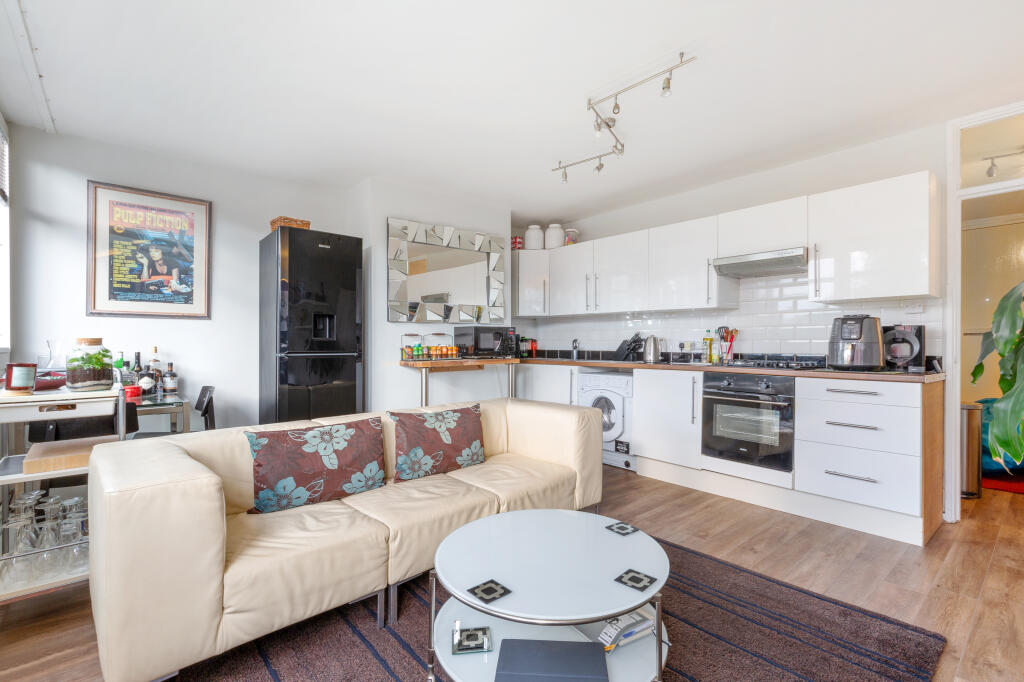 2 bed 1st Floor Flat for rent in Putney. From Winchester White - Wimbledon 2 bed 1st Floor Flat for rent in Putney. From Winchester White - Wimbledon
