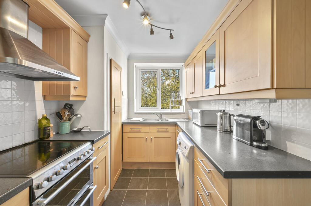 1 bed 1st Floor Flat for rent in Putney. From Winchester White - Wimbledon