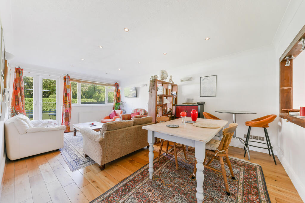 2 bed 1st Floor Flat for rent in Putney. From Winchester White - Wimbledon