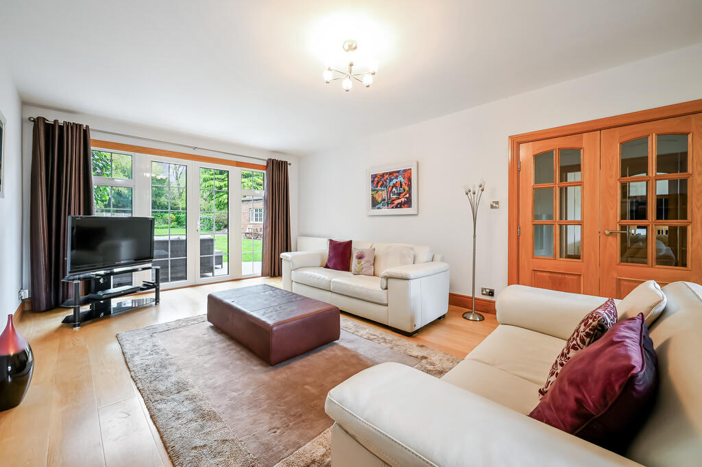 5 bed Detached for rent in Wimbledon. From Winchester White - Wimbledon 5 bed Detached for rent in Wimbledon. From Winchester White - Wimbledon