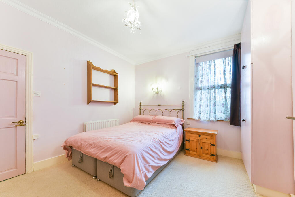 1 bed 1st Floor Flat for rent in Merton. From Winchester White - Wimbledon