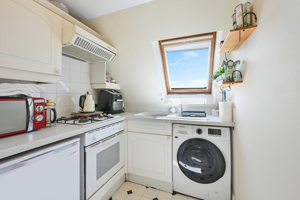 1 bed 1st Floor Flat for rent in Wimbledon. From Winchester White - Wimbledon