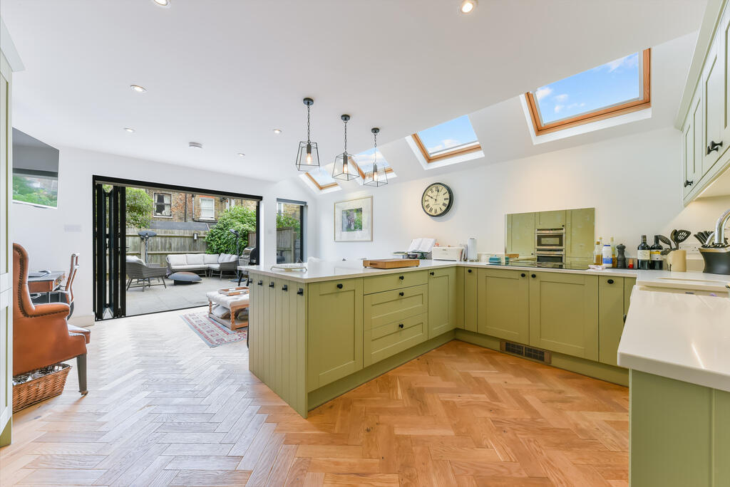 4 bed Detached for rent in Putney. From Winchester White - Wimbledon 4 bed Detached for rent in Putney. From Winchester White - Wimbledon