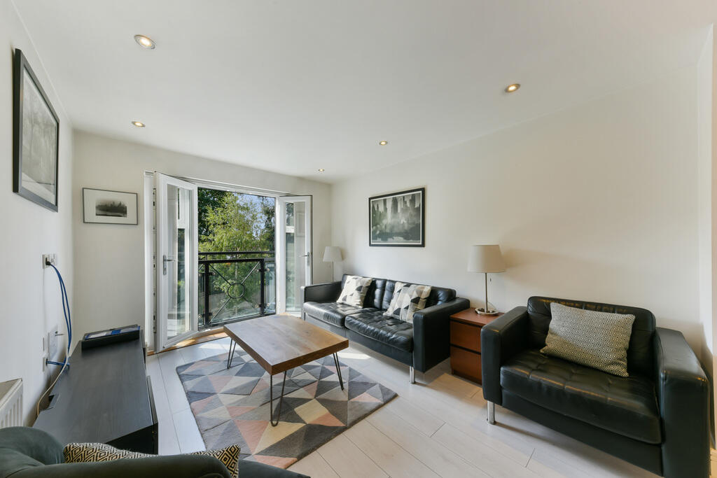 1 bed 1st Floor Flat for rent in Putney. From Winchester White - Wimbledon