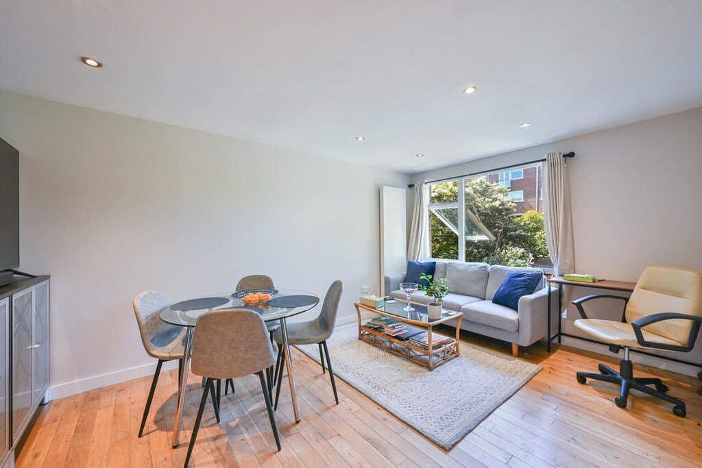 2 bed Detached for rent in Wimbledon. From Winchester White - Wimbledon