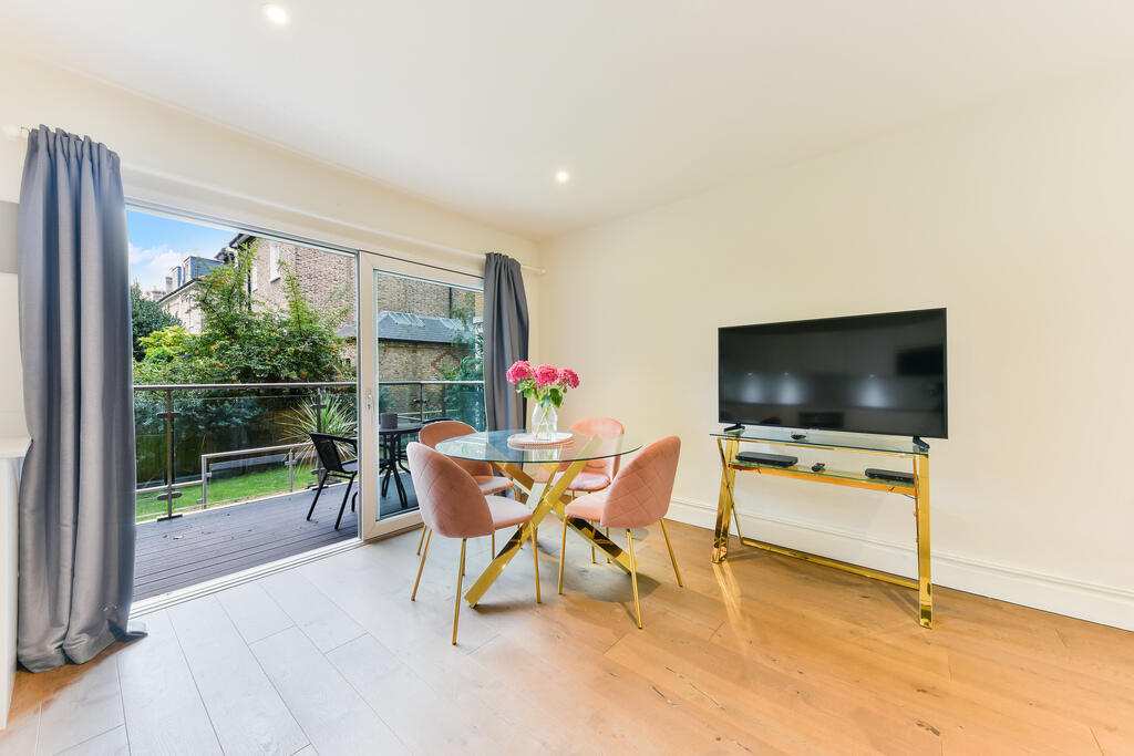 2 bed 1st Floor Flat for rent in Putney. From Winchester White - Wimbledon