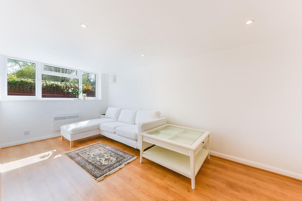 1 bed Apartment for rent in New Malden. From Winchester White - Wimbledon 1 bed Apartment for rent in New Malden. From Winchester White - Wimbledon
