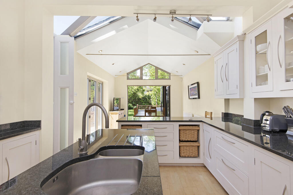 5 bed Detached for rent in Wimbledon. From Winchester White - Wimbledon 5 bed Detached for rent in Wimbledon. From Winchester White - Wimbledon