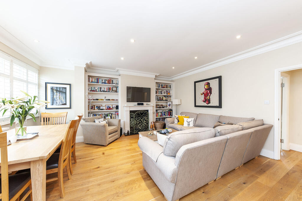 3 bed 1st Floor Flat for rent in Wimbledon. From Winchester White - Wimbledon