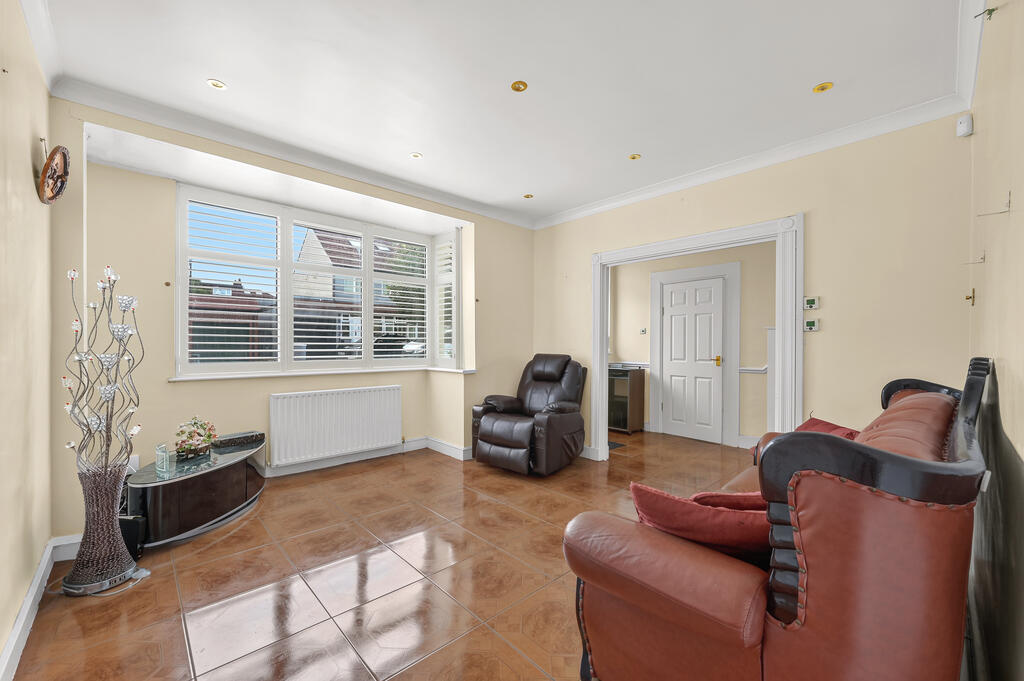 5 bed Detached for rent in New Malden. From Winchester White - Wimbledon