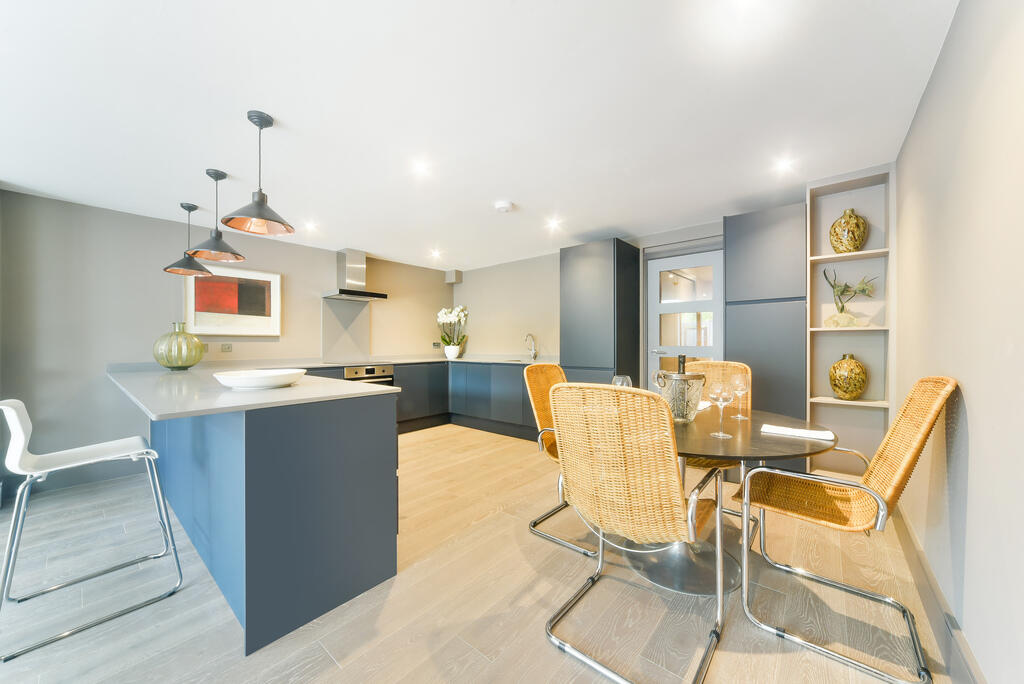 2 bed 1st Floor Flat for rent in Putney. From Winchester White - Wimbledon 2 bed 1st Floor Flat for rent in Putney. From Winchester White - Wimbledon