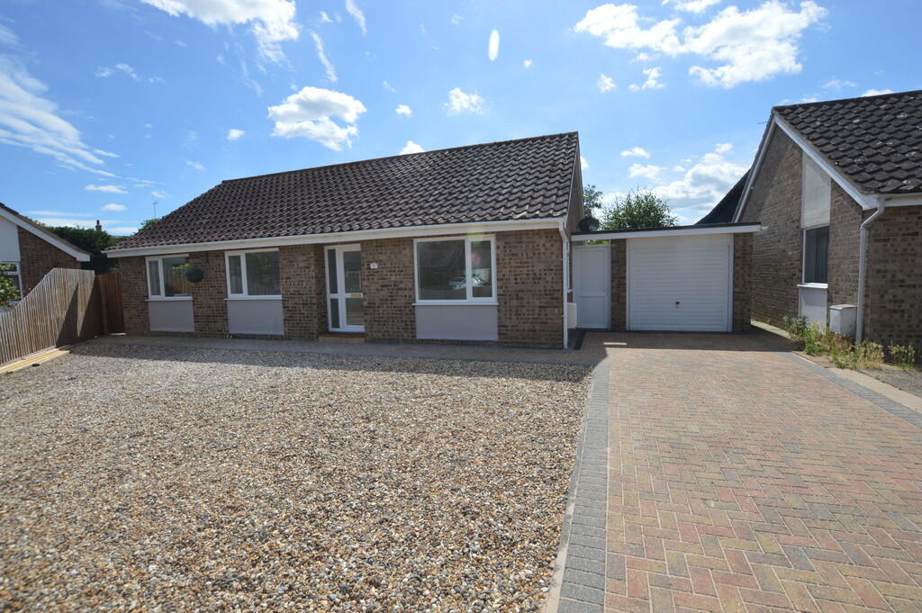 3 bed Detached bungalow for rent in Fornham All Saints. From Tennens Properties Ltd - Bury St. Edmunds