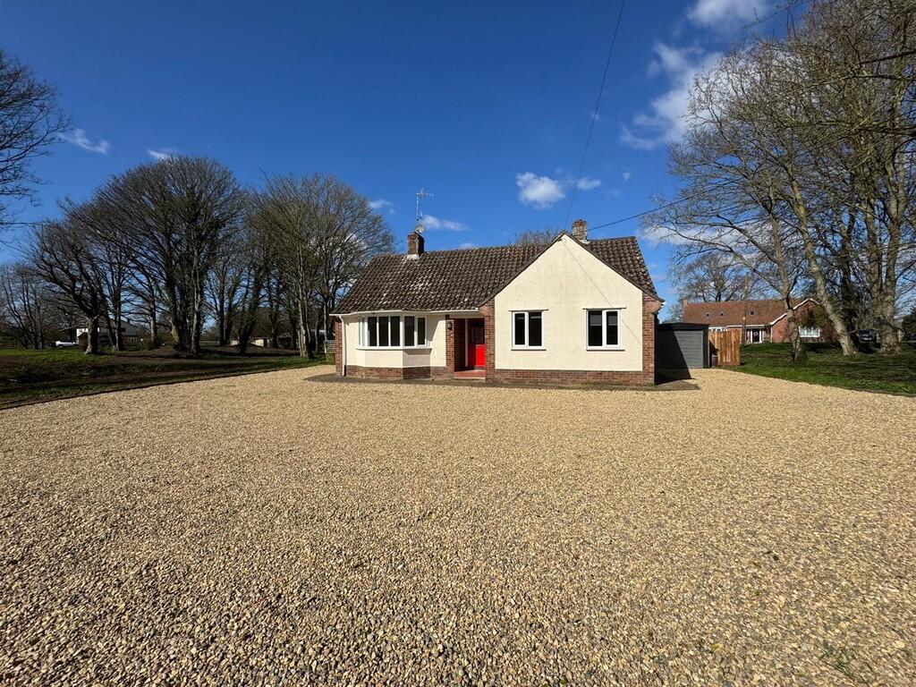 4 bed Detached bungalow for rent in Badwell Ash. From Tennens Properties Ltd - Bury St. Edmunds