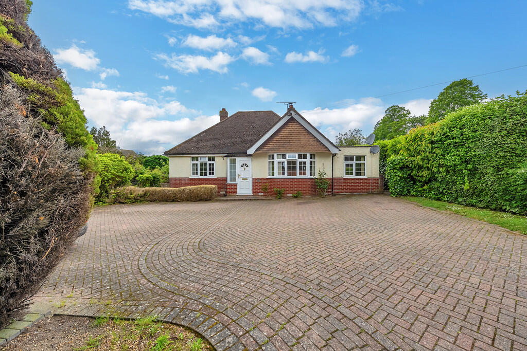 3 bed Detached bungalow for rent in Bury St Edmunds. From Tennens Properties Ltd - Bury St. Edmunds 3 bed Detached bungalow for rent in Bury St Edmunds. From Tennens Properties Ltd - Bury St. Edmunds