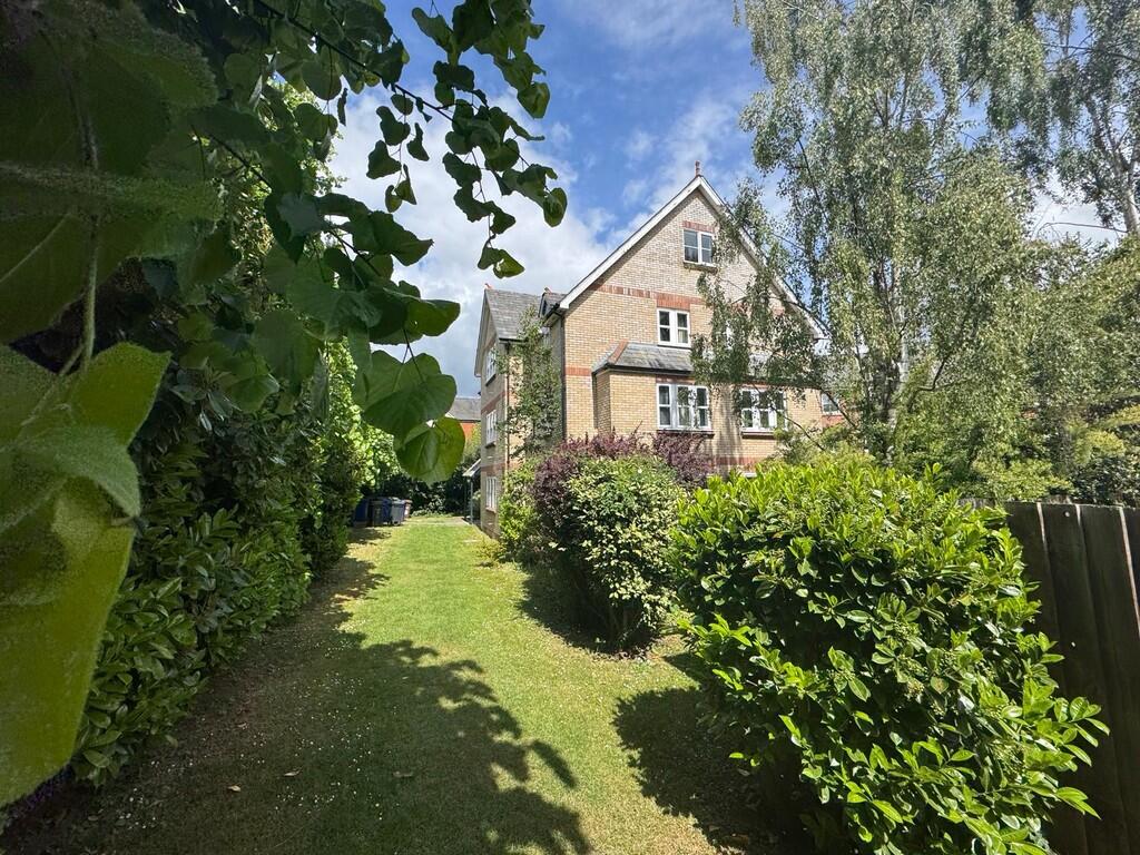 2 bed Apartment for rent in Bury St Edmunds. From Tennens Properties Ltd - Bury St. Edmunds