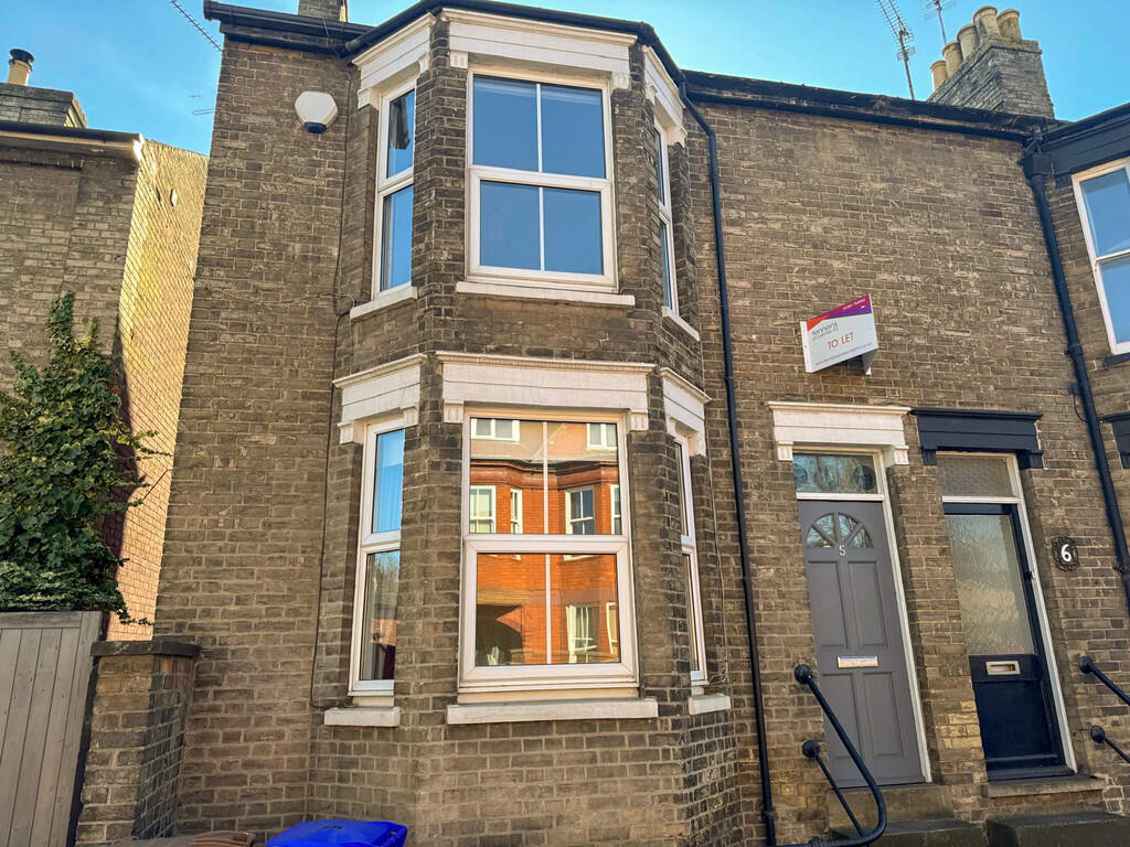 2 bed Mid Terraced House for rent in Bury St Edmunds. From Tennens Properties Ltd - Bury St. Edmunds 2 bed Mid Terraced House for rent in Bury St Edmunds. From Tennens Properties Ltd - Bury St. Edmunds