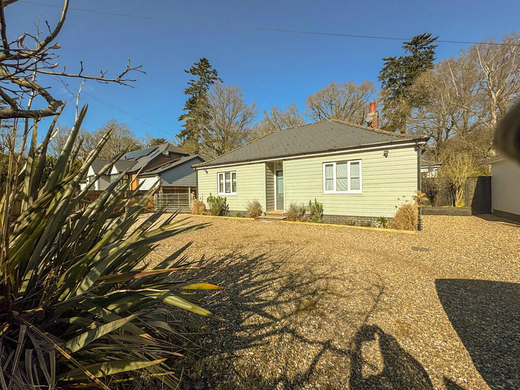 3 bed Detached bungalow for rent in Great Barton. From Tennens Properties Ltd - Bury St. Edmunds 3 bed Detached bungalow for rent in Great Barton. From Tennens Properties Ltd - Bury St. Edmunds