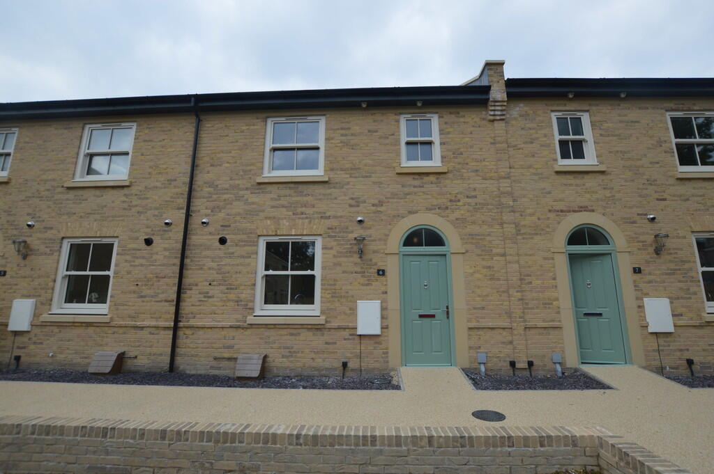 3 bed Mid Terraced House for rent in . From Tennens Properties Ltd - Bury St. Edmunds