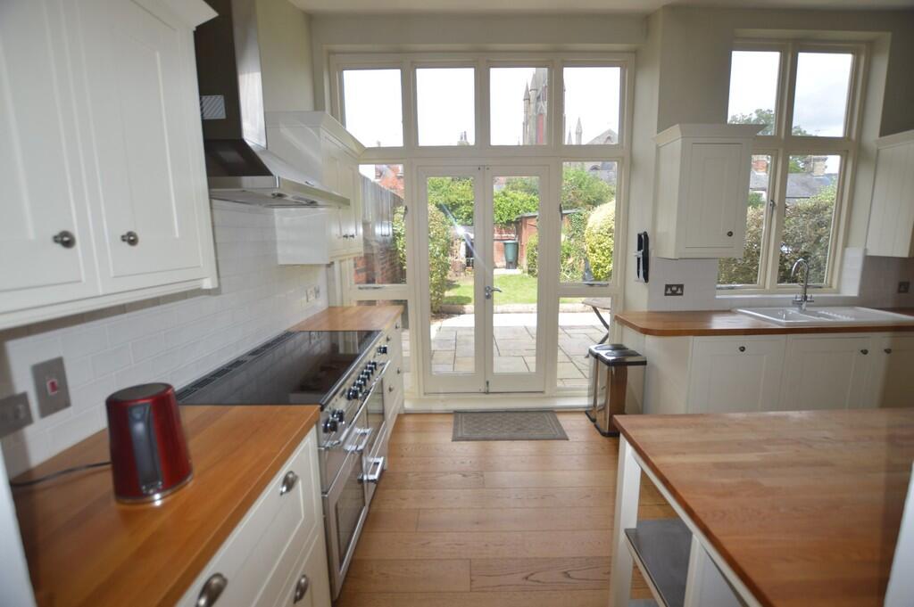 4 bed Mid Terraced House for rent in Bury St Edmunds. From Tennens Properties Ltd - Bury St. Edmunds 4 bed Mid Terraced House for rent in Bury St Edmunds. From Tennens Properties Ltd - Bury St. Edmunds