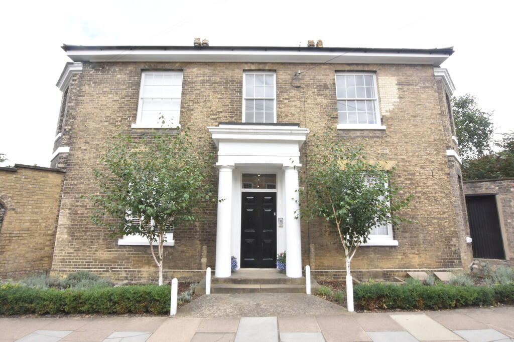 2 bed 1st Floor Flat for rent in Bury St Edmunds. From Tennens Properties Ltd - Bury St. Edmunds