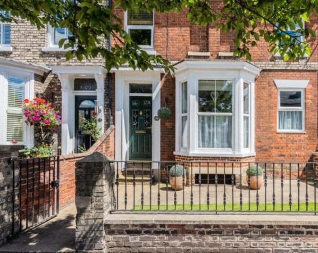 3 bed Mid Terraced House for rent in Bury St Edmunds. From Tennens Properties Ltd - Bury St. Edmunds 3 bed Mid Terraced House for rent in Bury St Edmunds. From Tennens Properties Ltd - Bury St. Edmunds