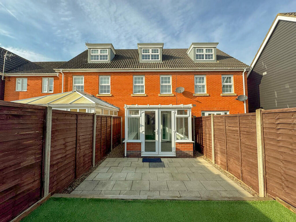 3 bed Mid Terraced House for rent in Great Barton. From Tennens Properties Ltd - Bury St. Edmunds 3 bed Mid Terraced House for rent in Great Barton. From Tennens Properties Ltd - Bury St. Edmunds