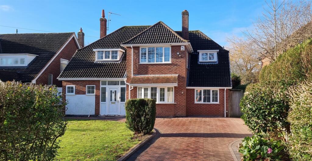 4 bed Detached for rent in Kenilworth. From Fine Homes - Leamington Spa