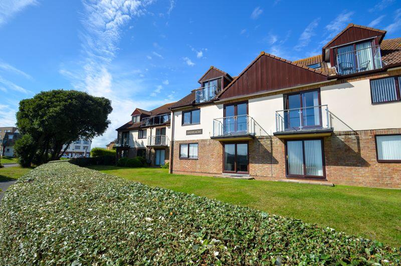 2 bed Apartment for rent in New Milton. From Denisons Estate Agents - Christchurch
