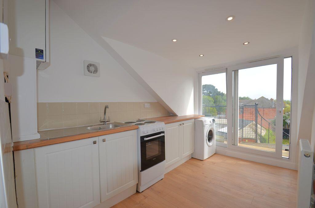 2 bed Apartment for rent in Winkton. From Denisons Estate Agents - Christchurch