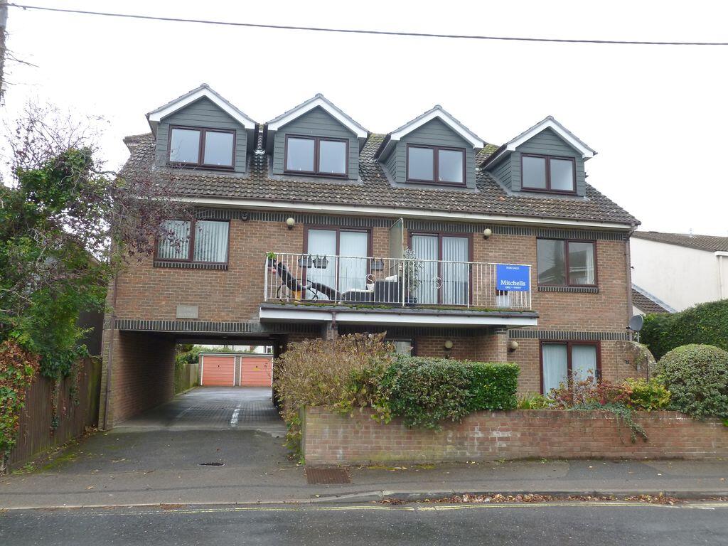 2 bed 1st Floor Flat for rent in New Milton. From Denisons Estate Agents - Christchurch