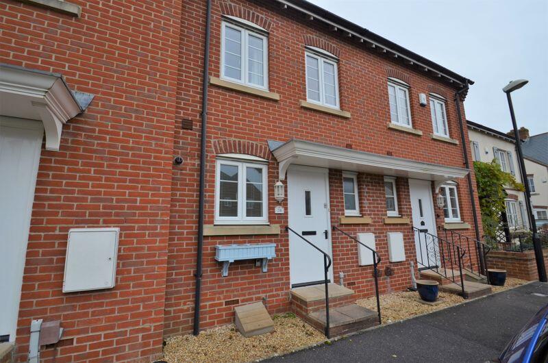 2 bed Mid Terraced House for rent in Winkton. From Denisons Estate Agents - Christchurch 2 bed Mid Terraced House for rent in Winkton. From Denisons Estate Agents - Christchurch