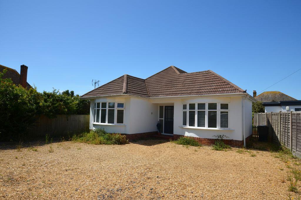 3 bed Detached bungalow for rent in Winkton. From Denisons Estate Agents - Christchurch