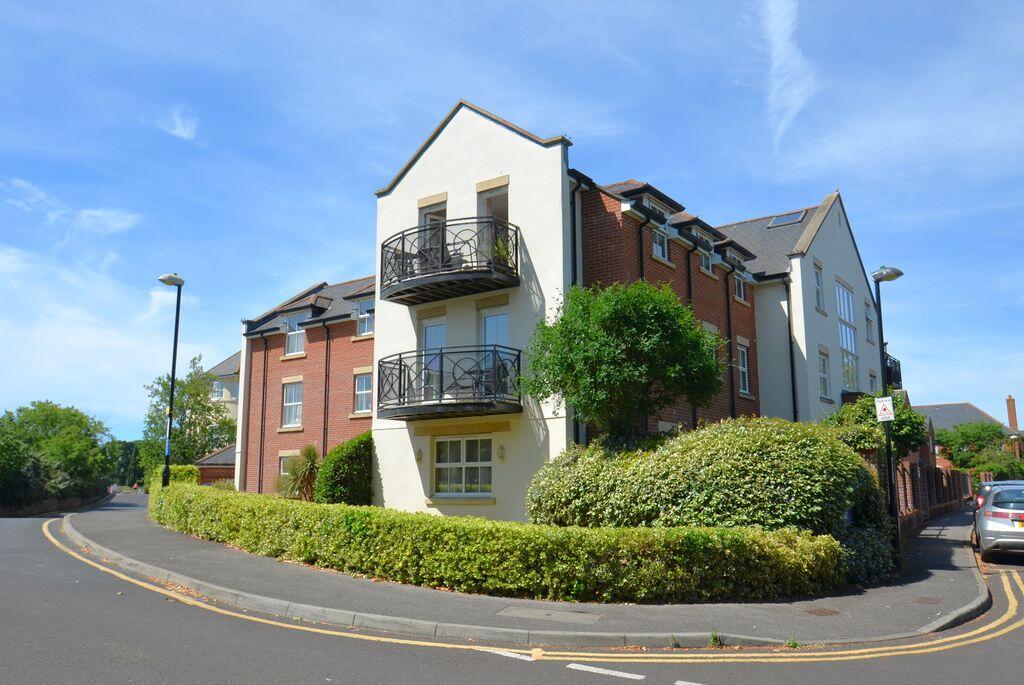 2 bed Apartment for rent in Winkton. From Denisons Estate Agents - Christchurch
