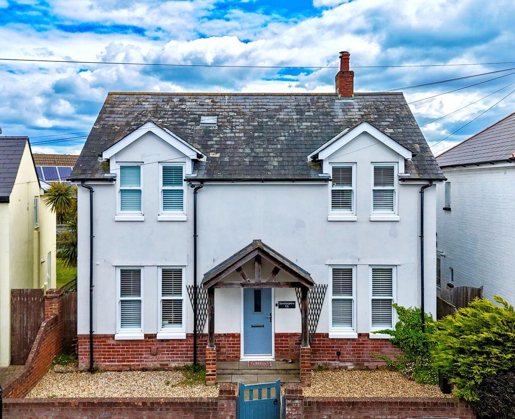 4 bed Detached for rent in Winkton. From Denisons Estate Agents - Christchurch 4 bed Detached for rent in Winkton. From Denisons Estate Agents - Christchurch