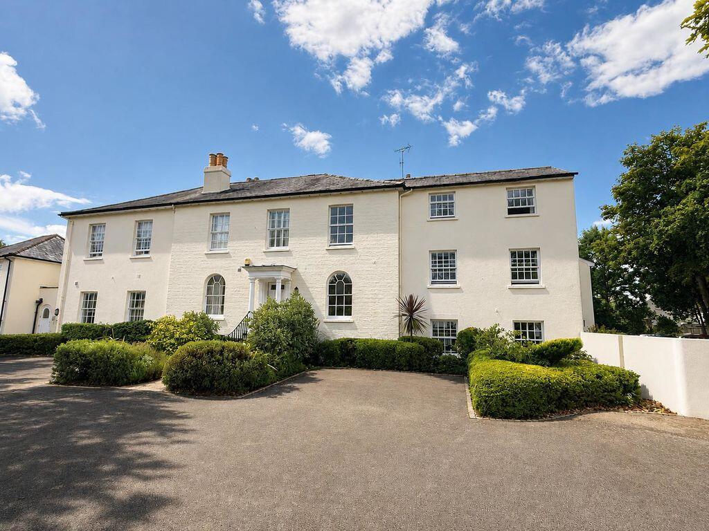 2 bed Apartment for rent in Winkton. From Denisons Estate Agents - Christchurch 2 bed Apartment for rent in Winkton. From Denisons Estate Agents - Christchurch