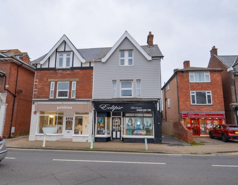 3 bed 1st Floor Flat for rent in Hinton. From Denisons Estate Agents - Christchurch 3 bed 1st Floor Flat for rent in Hinton. From Denisons Estate Agents - Christchurch