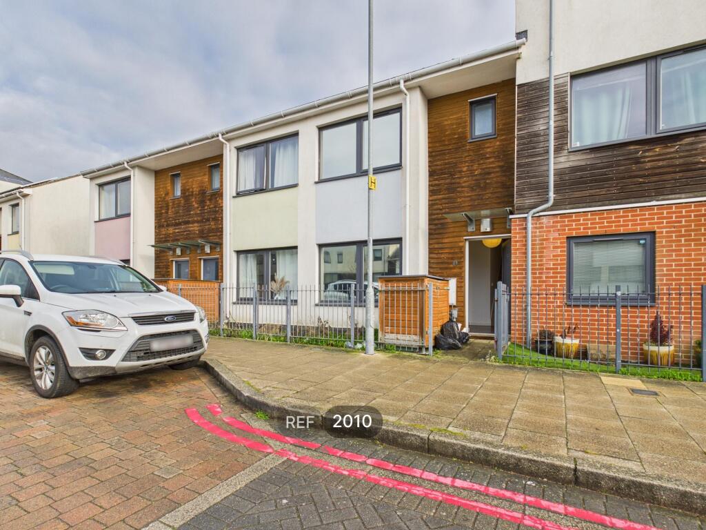 3 bed Mid Terraced House for rent in Workhouse Hill. From Gallant Richardson - Colchester