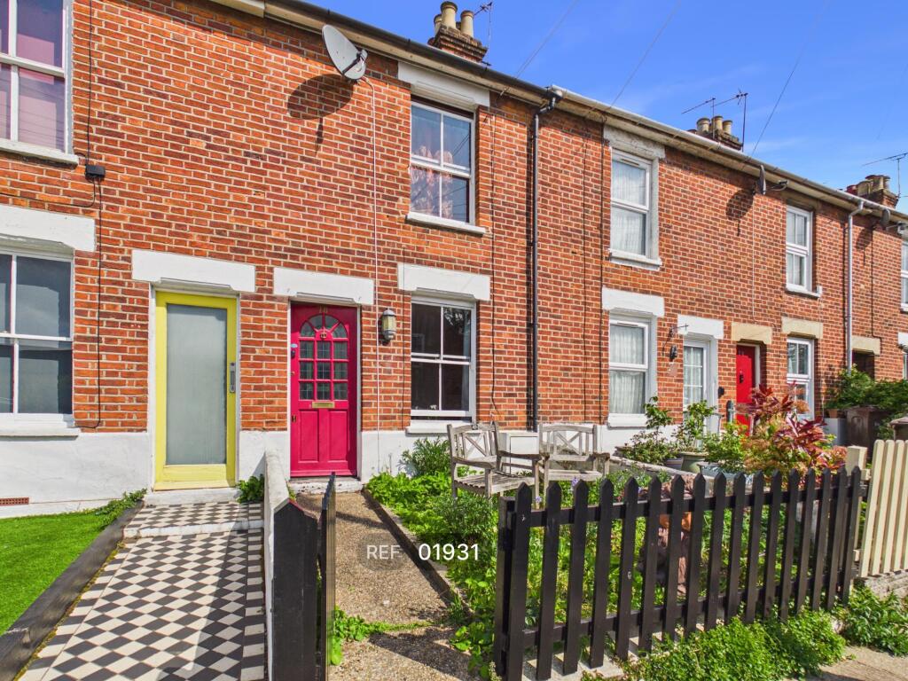 2 bed Mid Terraced House for rent in Colchester. From Gallant Richardson - Colchester
