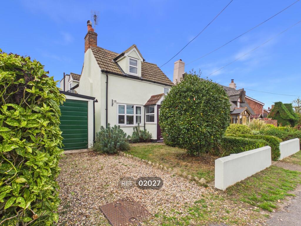 3 bed Cottage for rent in Great Bentley. From Gallant Richardson - Colchester