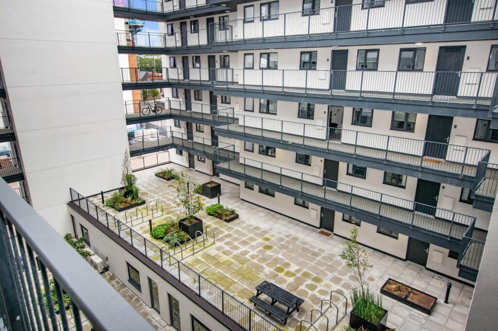 2 bed 1st Floor Flat for rent in Liverpool. From Matthews of Chester - Chester