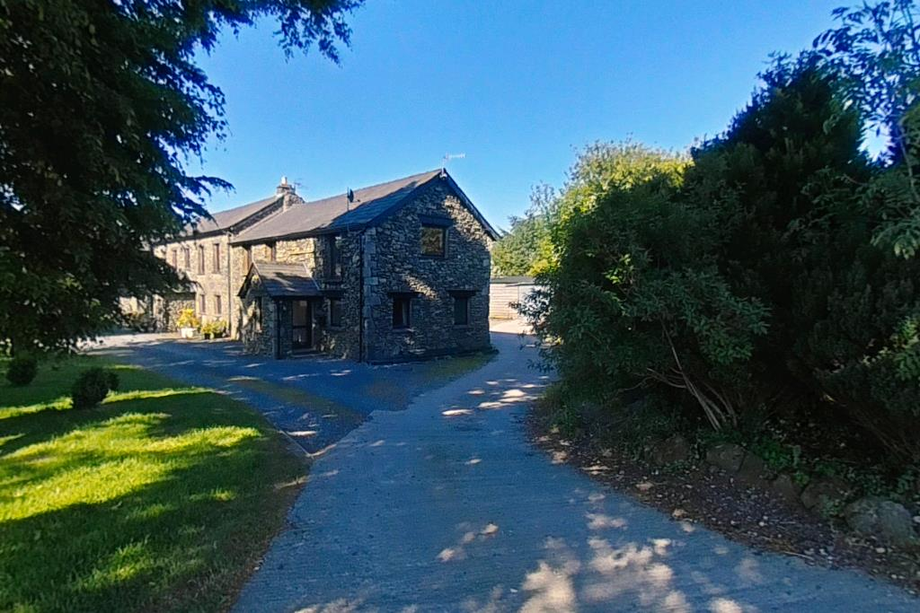 2 bed Barn Conversion for rent in Meal Bank. From Matthews Benjamin - Windermere